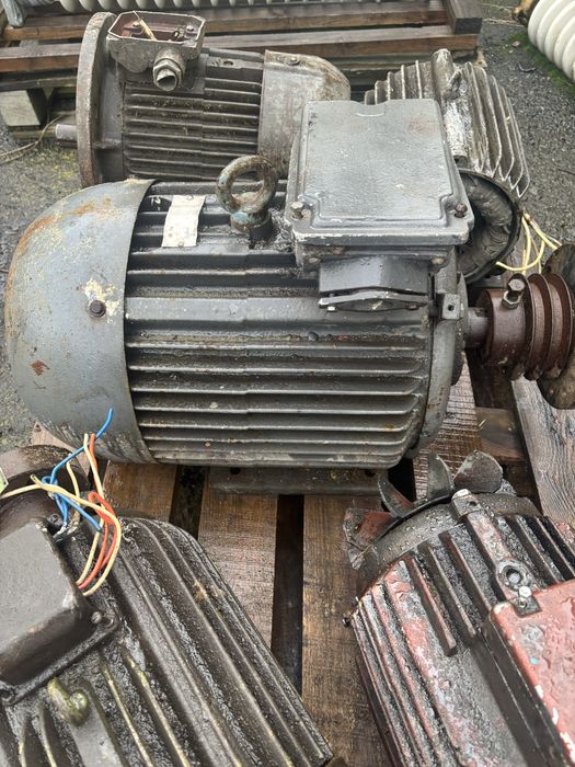 Продам електродвигуни 15кВт, 7,5 кВт, 5,5 кВт