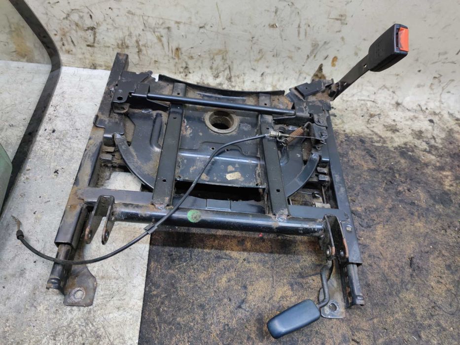 Seat Alhambra Obrotnica Fotela Prawy Przód