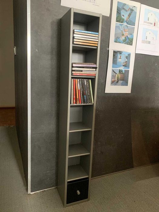 Porta CDs, em mdf lacado a cinza