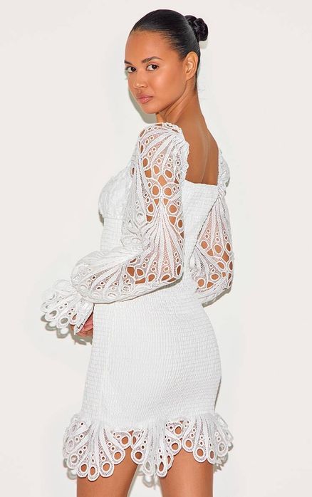Elegancka biała sukienka z koronką w stylu Zimmermann