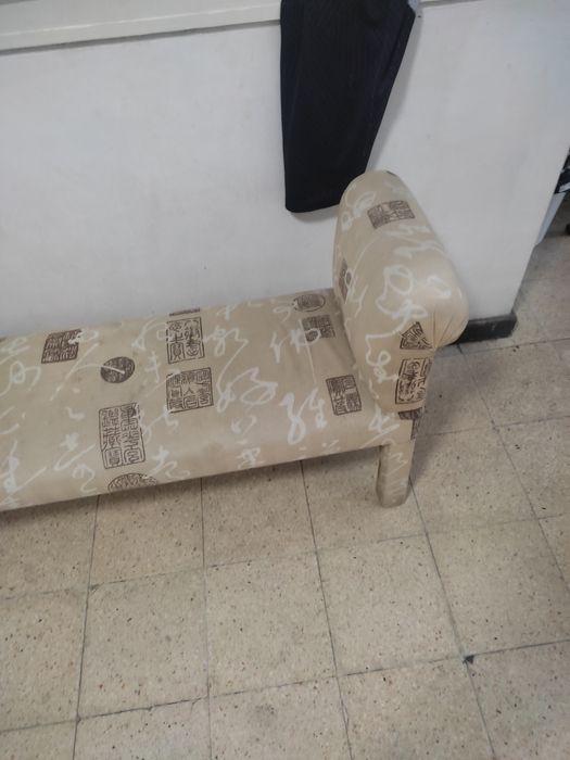 Banco de pé de cama oriental