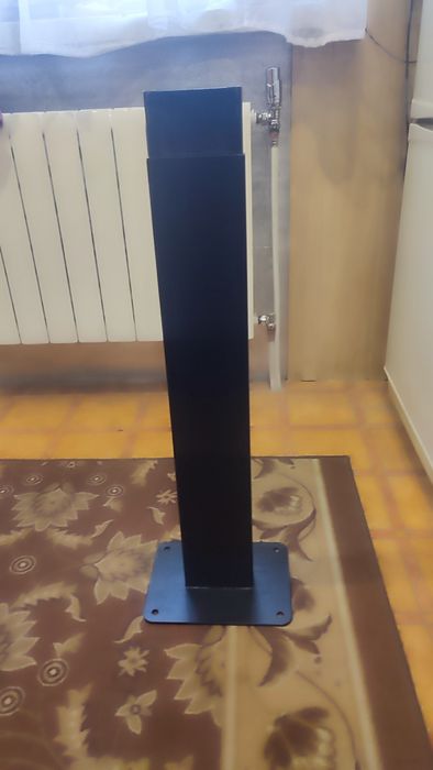 Uniwersalny słupek montażowy