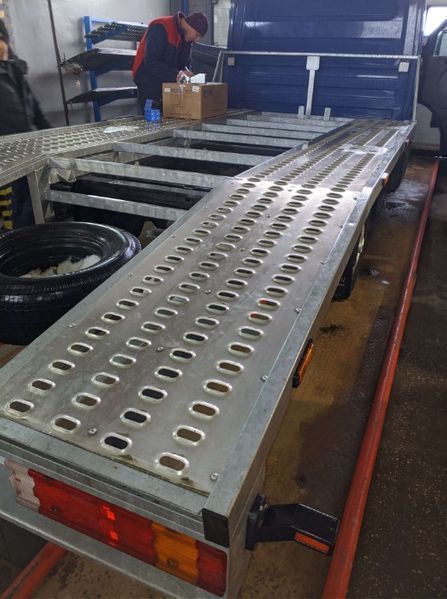 Перфорированный лист, перфорация для эвакуатора, пуклевка трапы бляха