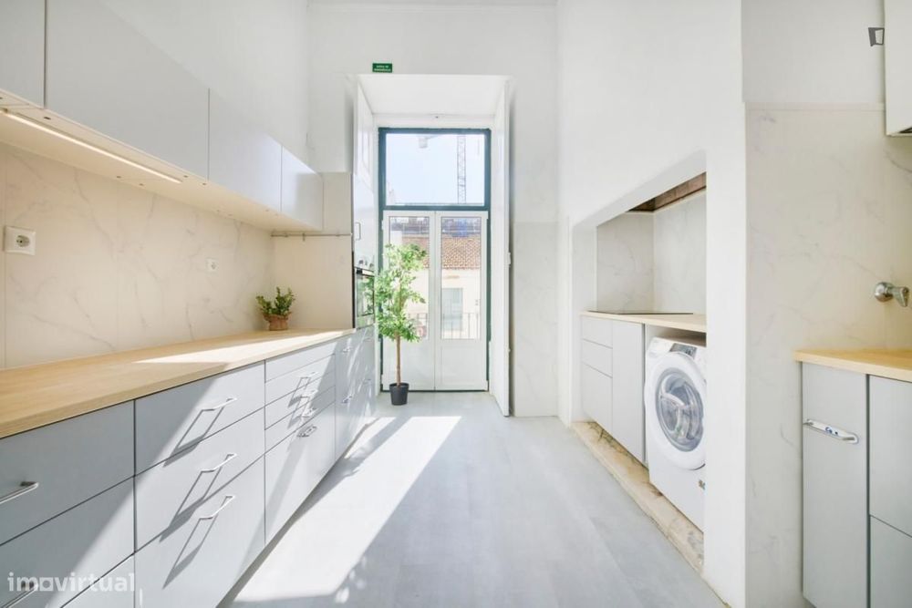 Quarto - localizado em Santos Lisbon