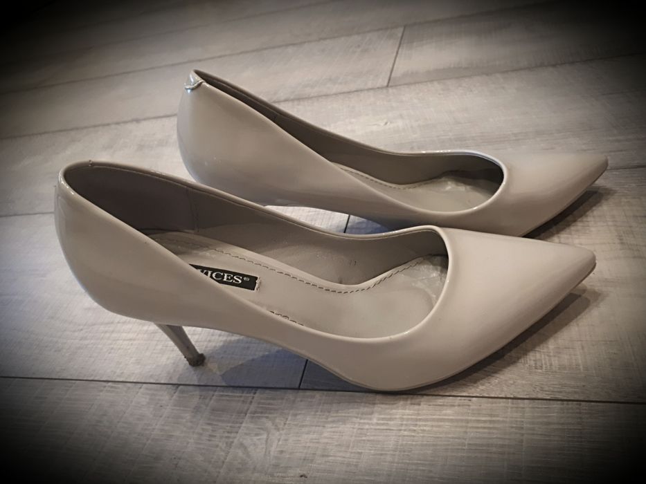 Szpilki lakierkowane roz.41