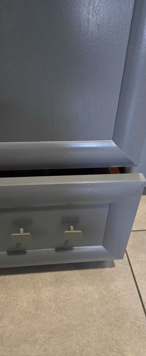 Duża szafa dwudrzwiowa