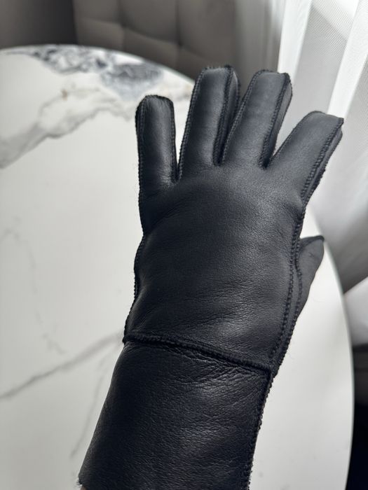 Рукавиці з натуральної овечої шкіри.