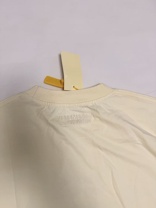 Футболка   Vetements fck very much