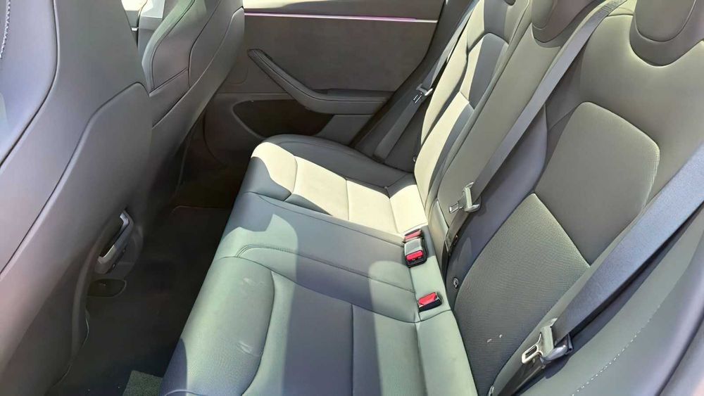 Tesla Model 3      2024