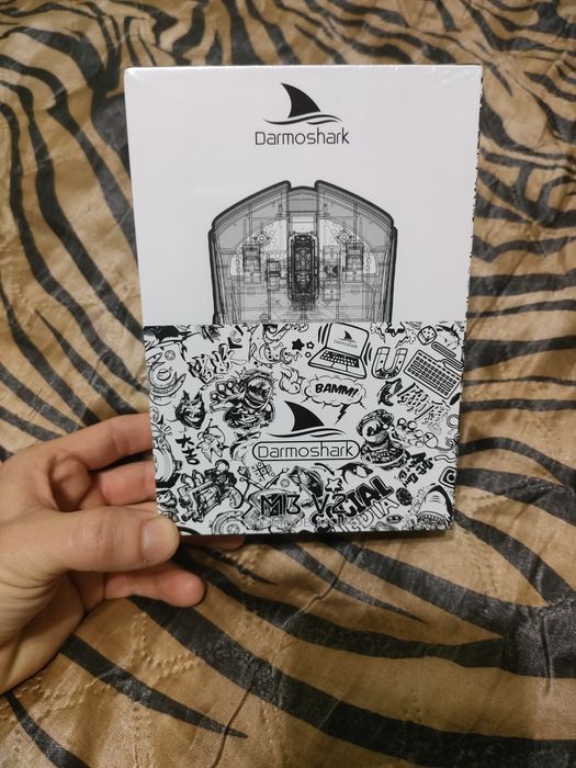 Игровая мышь Motospeed Darmoshark M3 V2.Green.Top Paw3395.500mah.8k+.