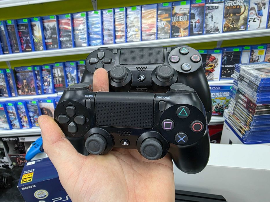 STAN KOLEKCJONERSKI Konsola PS4 Playstation 4 PRO 1TB fabryczny zestaw