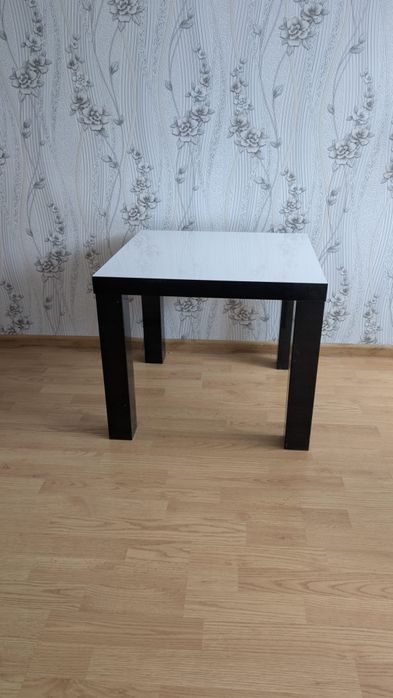 Stolik kawowy czarno biały