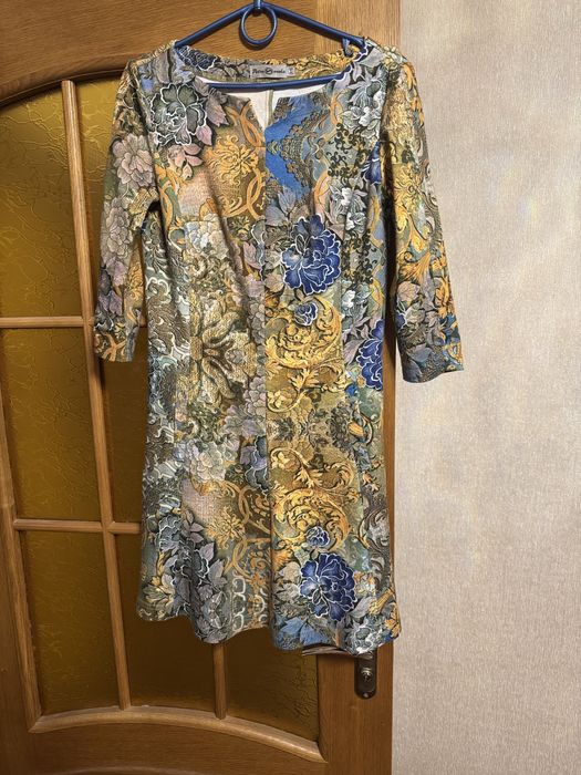 Сукня святкова 44 розмір