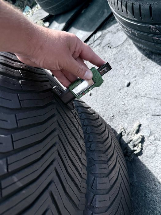 235 50 19 Michelin Crossclimate 2 80% Шини Літо 2024