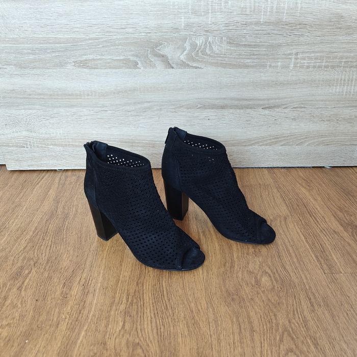 Botki sandałki sandały na obcasie ażurowe 37 Jenny Fairy