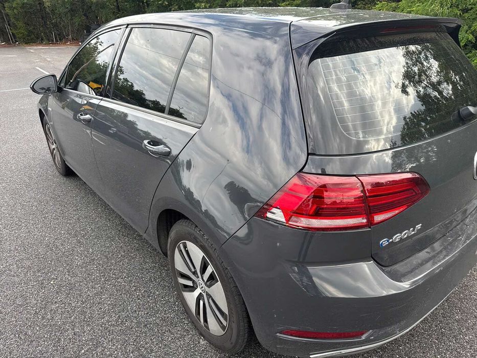 Volkswagen e-Golf SE      2019