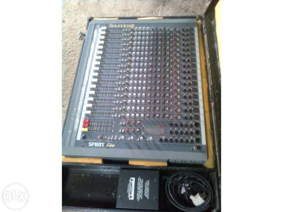 Mesa de Mistura Soundcraft Spirit Live
