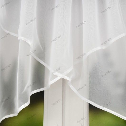 Minimalistyczna firana biała z zasłonami