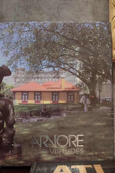 Livro "Árvore das Virtudes"