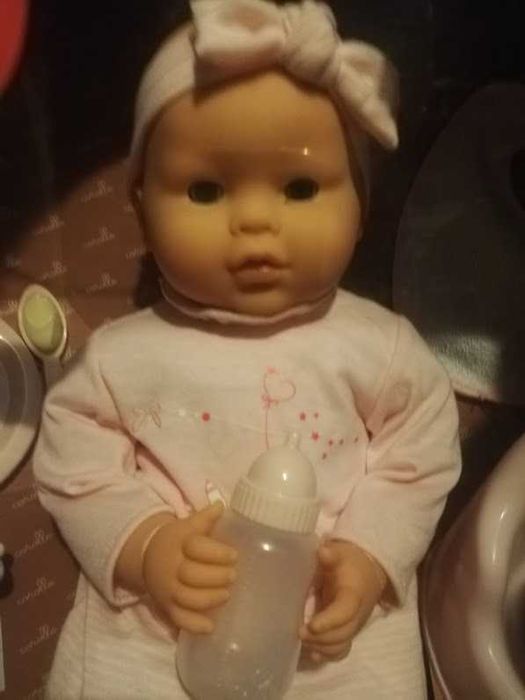 Interaktywna lala Lia firmy Corolle mówi w 4 językach