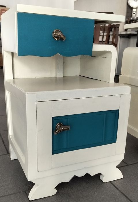 Conjunto de mesinhas de cabeceira vintage