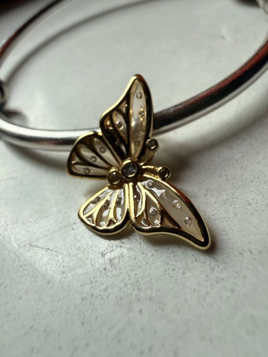 Charms żółty motylek