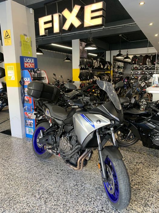 Yamaha MT 700 Tracer de 2022 Optimo Estado 4900 Kms Top case