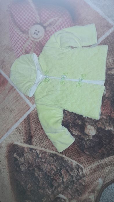 Bluza welurowa z kapturem dla dziewczynki rozmiar 80