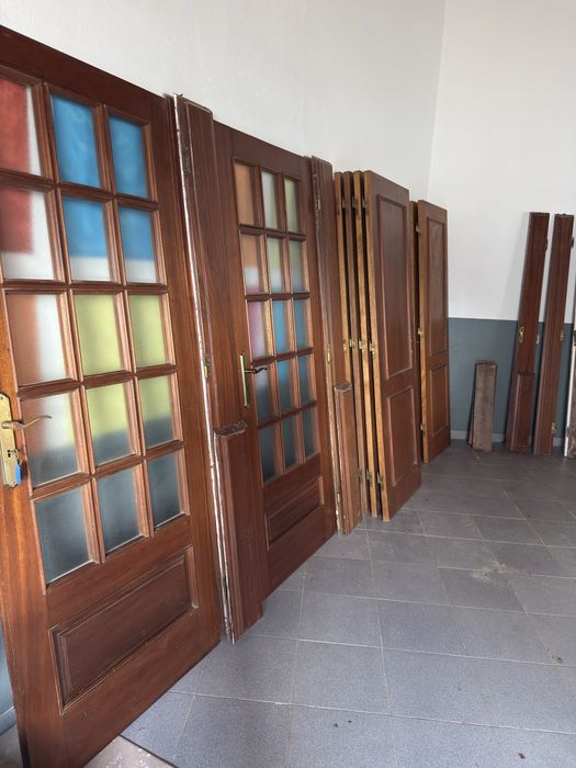 Portas Exteriores e Interiores, Janelas de Madeira exotica c/aro incluso