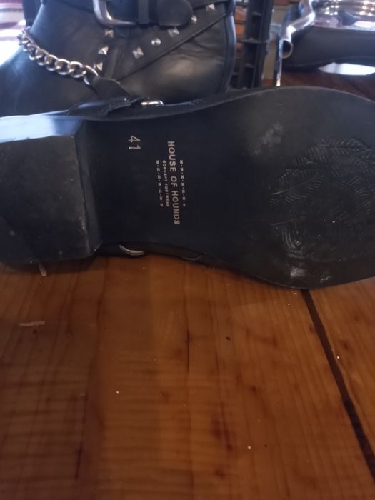 Взуття із натуральної шкіри