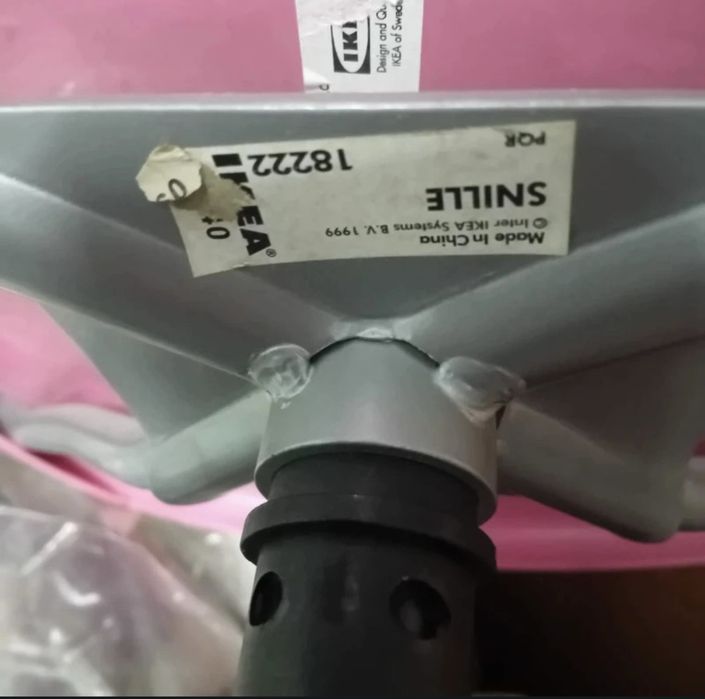 Cadeira IKEA  rosa – giratória