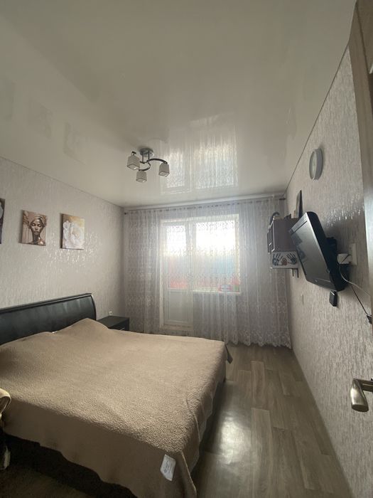 Продам 4-х кімнатну руминську квартиру