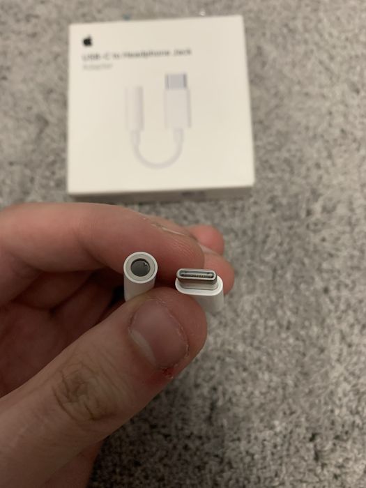 Apple USB-C to 3.5 mm Headphone Jack Adapter64286254469763122