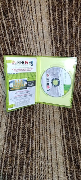 Sprzedam grę FIFA 14 na Xboxa 360