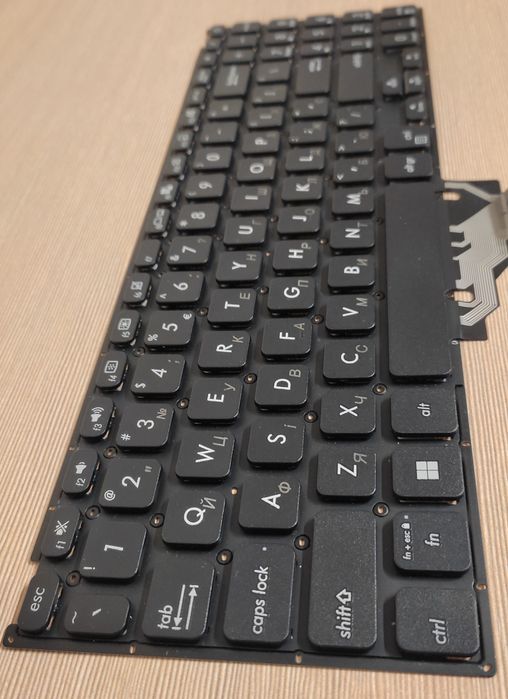 Оригінальну клавіатуру ASUS D515DA