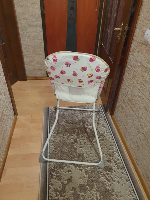 Годувальне крісло