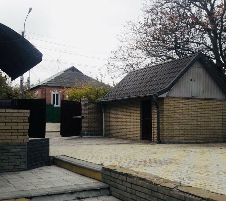 Дом в 602 м-не Салтовки. Новой постройки.180 м2.Старт-152000$. Торг