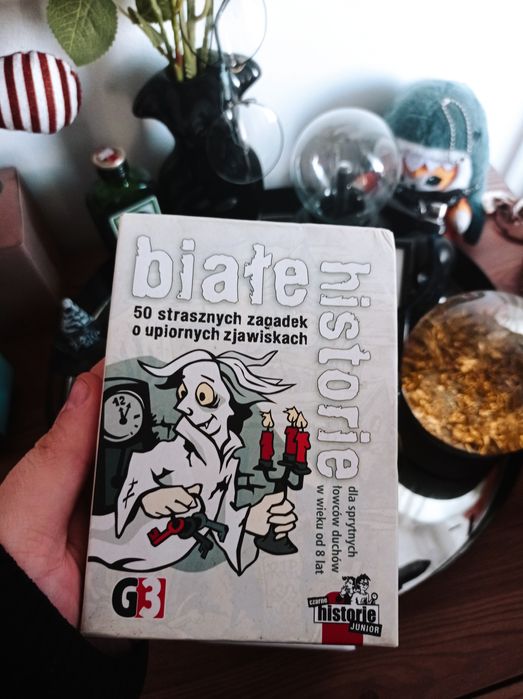 Gra karciana Czarne Historie 1 + Białe Historie