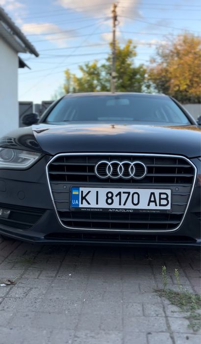 Ауди a4b8 2014 рік