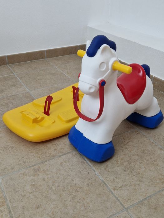 Cavalo chicco baloiço e rodas