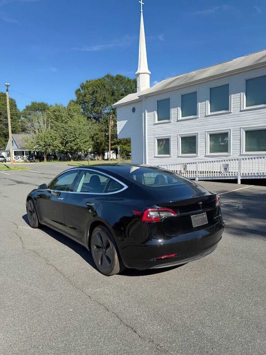 Tesla Model 3 Long Range      2019