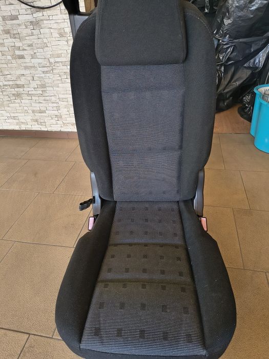 Fotele do peugeot 307 i 308 sw