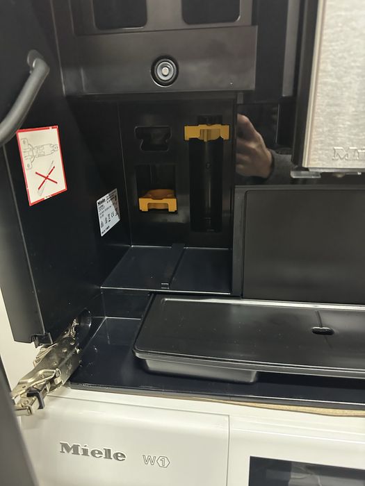 Кавомашина Miele CVA 7845