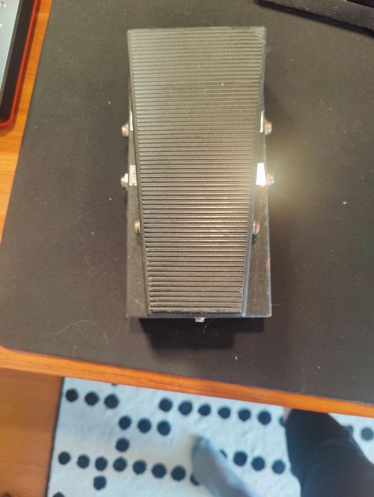 George Dennis Stereo Volume