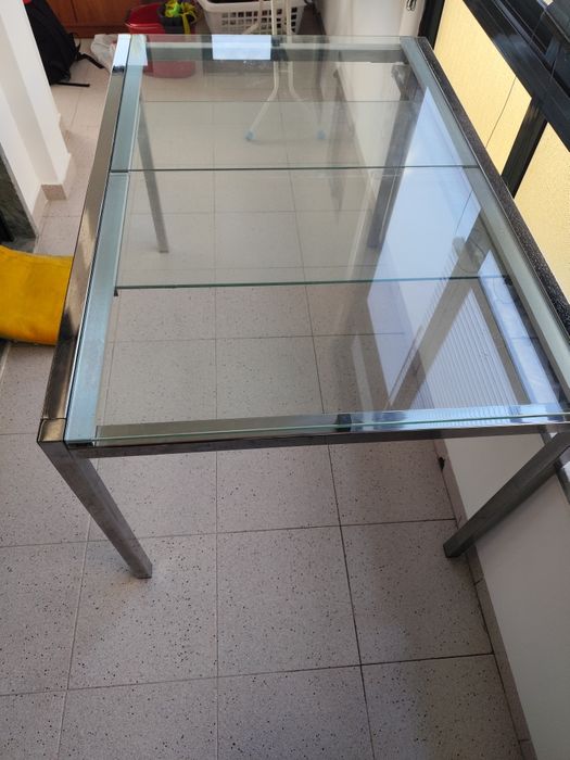 Mesa de cozinha de vidro extensível