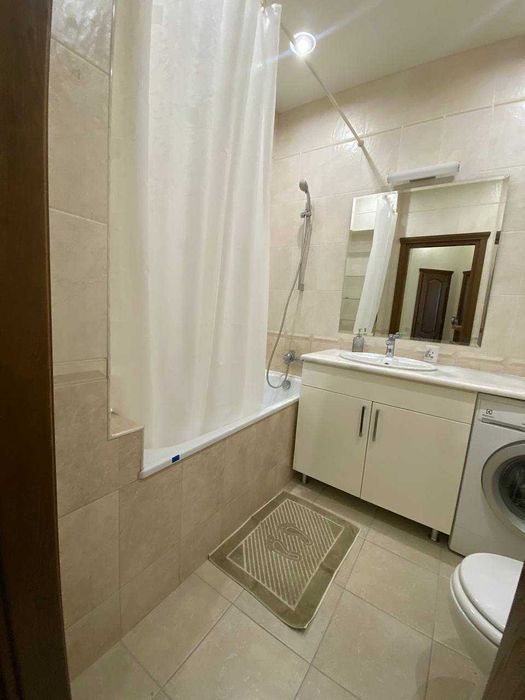 Продам 2х комнатную квартиру 11ст. Люсторфской дор. -море ,парк рядом