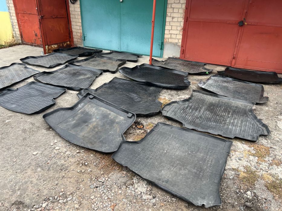 Коврики в багажник