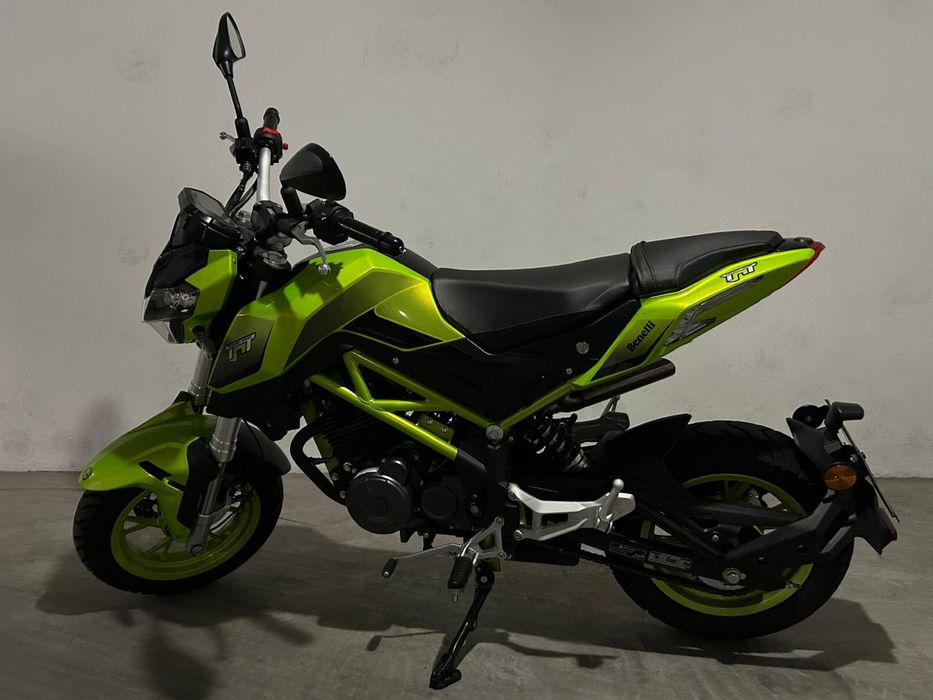 Vendo mota Benelli.125 como nova .. muito pouco uso