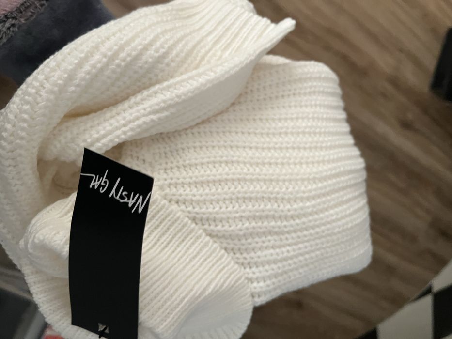 Sweter biały nowy z metką
