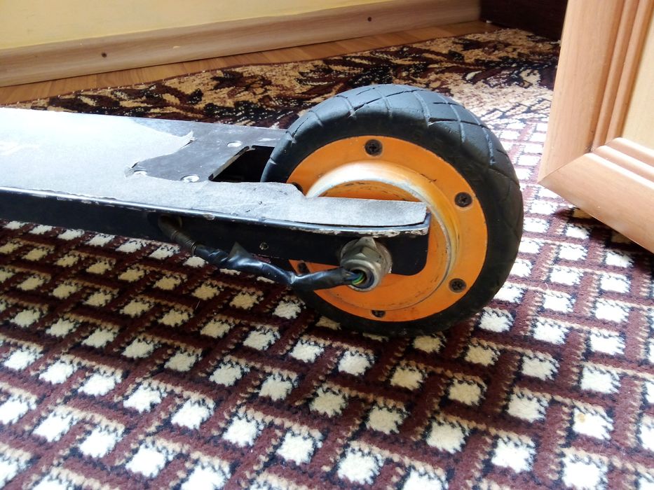 Самокат електричний SKYMASTER Astroo Orange.